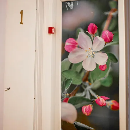 Ullensvang Gjesteheim *