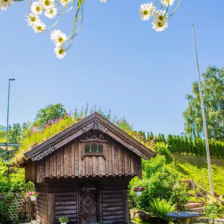 Hostel Ullensvang Gjesteheim *