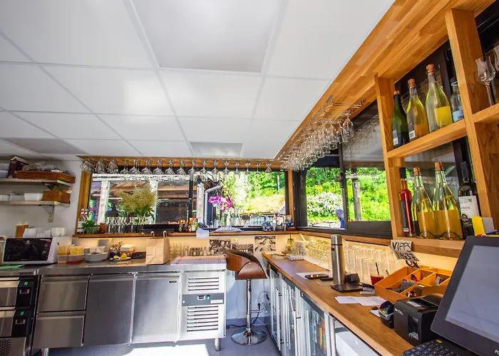 优伦斯王赫斯特海姆 旅馆 *