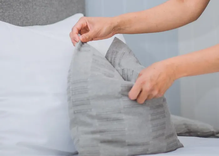 优伦斯王赫斯特海姆 旅馆 *