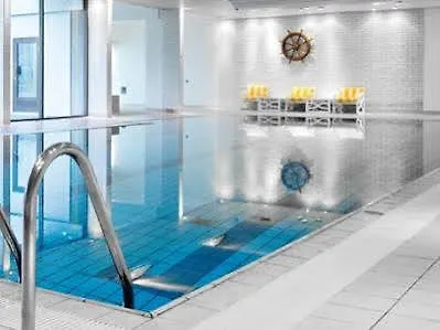 优伦斯王赫斯特海姆 旅馆 *