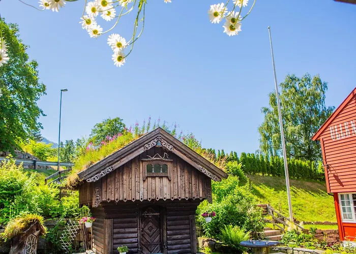 אכסניה Ullensvang Gjesteheim *